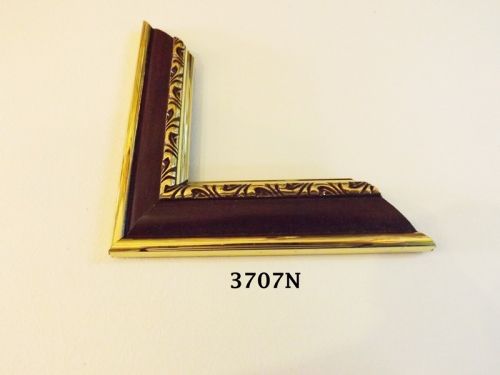 Khung Tranh Nâu Vàng Cổ Điển Gỗ Composite