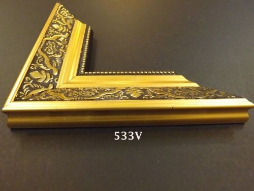 Khung Tranh Composite Hoa Văn Cổ Điển Màu Vàng Đồng 