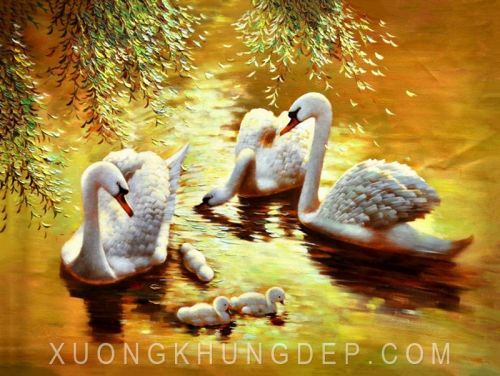 Tranh In Sơn Dầu Những Con Thiên Nga Trong Hồ Nước Vàng